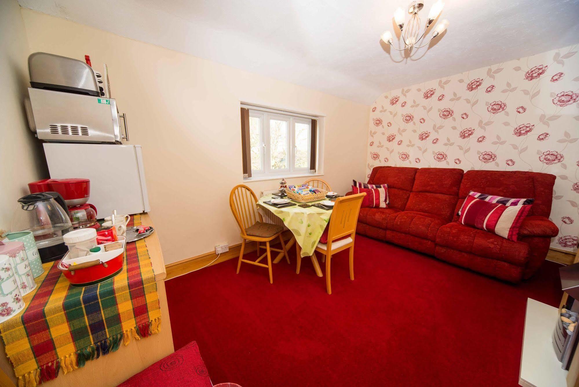 Stunning Countryside Views & Private Balcony! Cozy Room, 3 Miles To Lyme Regis - Free Parking & Wifi Axminster Zewnętrze zdjęcie